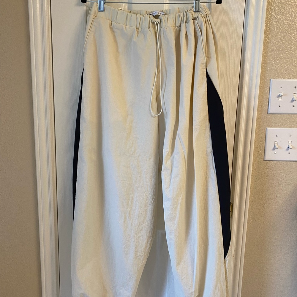 NWOT Zara Cream and Black Pants